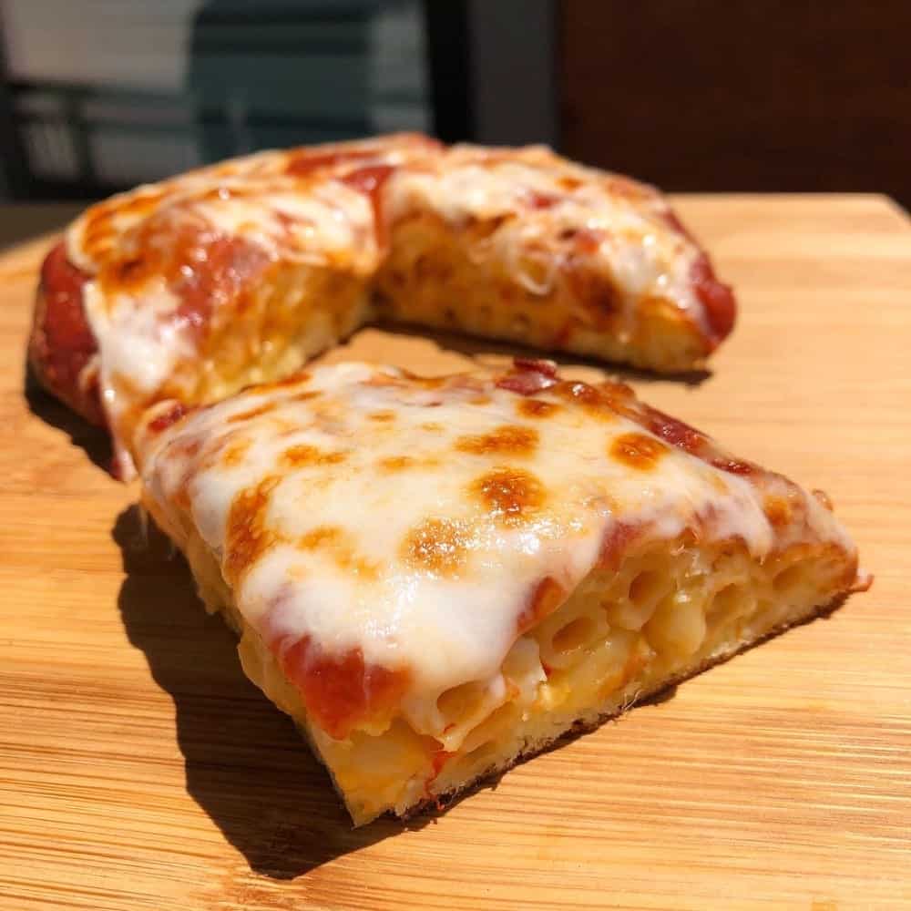Mac & Cheese Stuffed Pizza