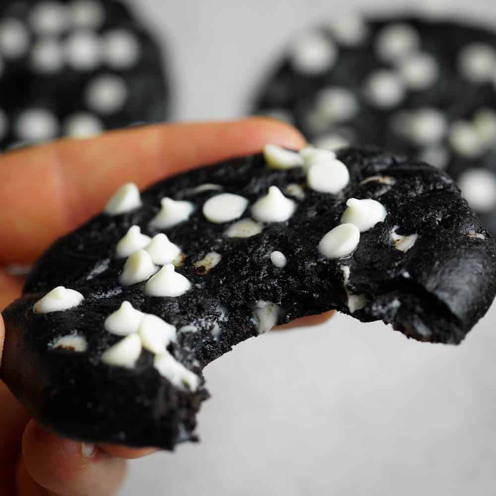 White Chocolate Chip Cookies & Cream Cookies