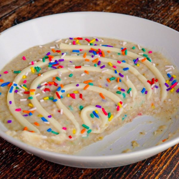 Funfetti Cake Batter Protein Oatmeal (1)