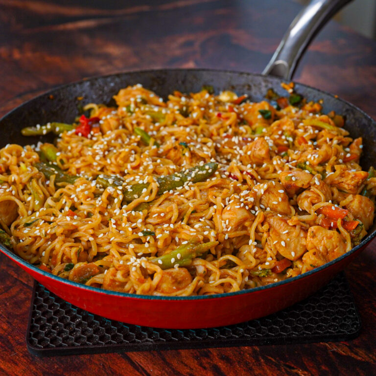 Sticky Honey Sriracha Chicken Stir Fry Ramen